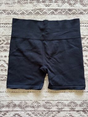 New Balance Black High-Rise Bike Shorts